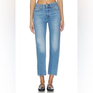 Levi’s Wedgie Straight Leg Jeans Mid Rise Medium Wash Size 27 Like New